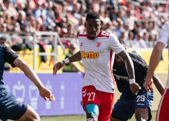 Frederic Ananou vers la sortie au SSV Jahn Regensburg
