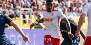 Frederic Ananou vers la sortie au SSV Jahn Regensburg