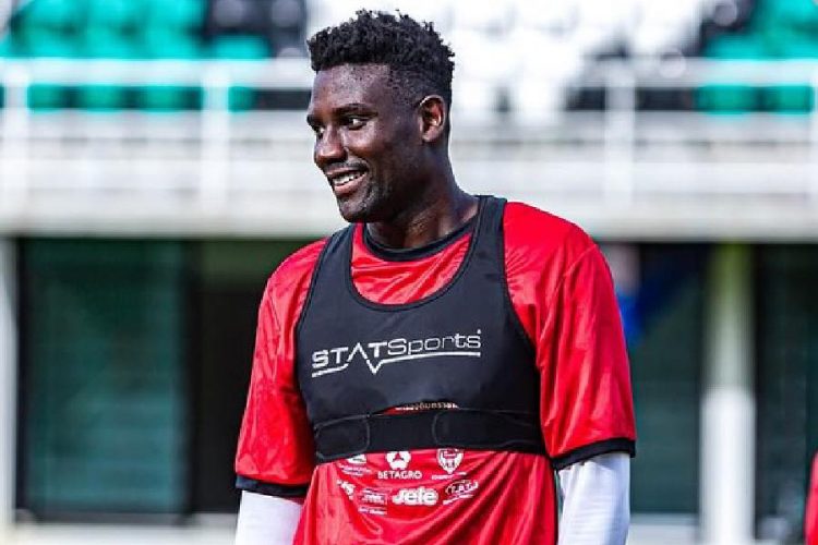 Peniel Mlapa relance sa carrière chez Lamphun Warriors